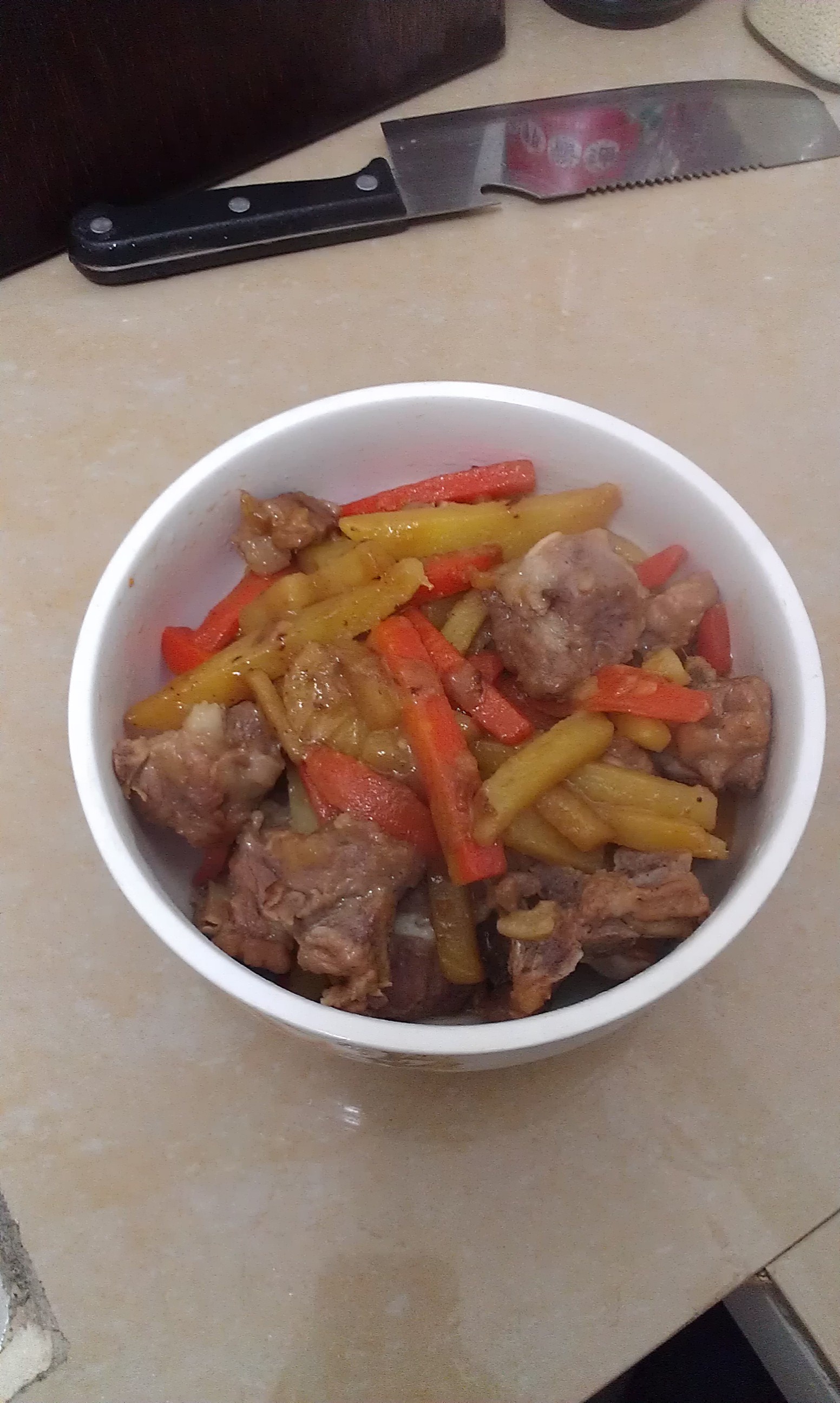 土豆胡萝卜烧排骨