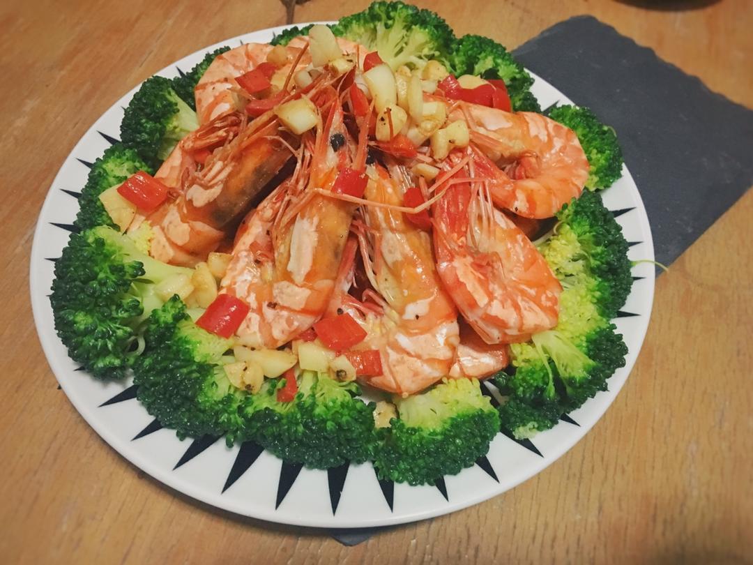 蒜香黄油煎虎虾