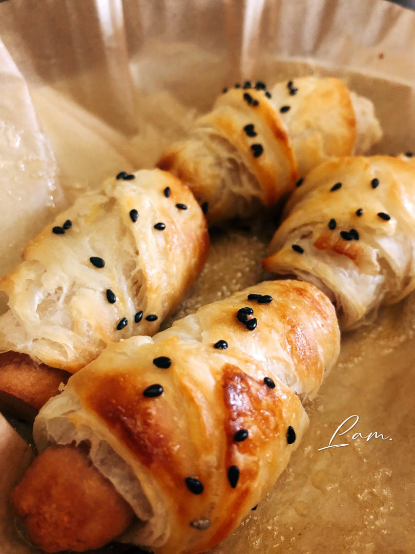 香肠酥皮卷：手抓饼皮还能这样吃，不用和面快速搞定早餐