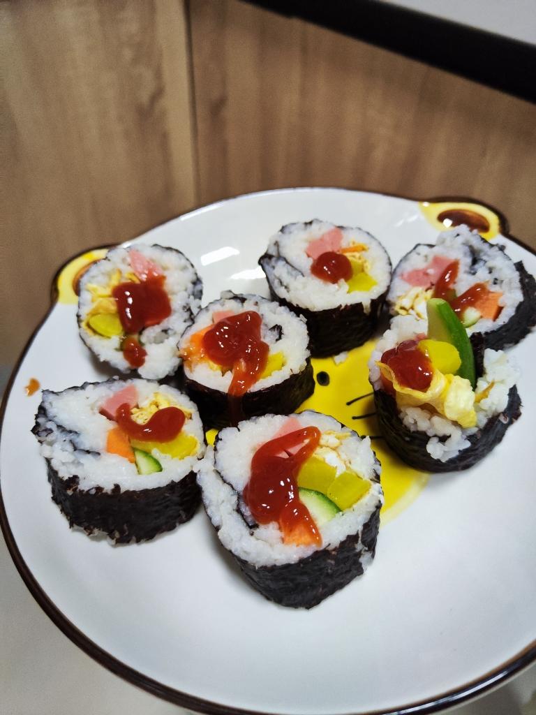 家庭版寿司(无肉松,有蒜蓉辣酱寿司)的做法