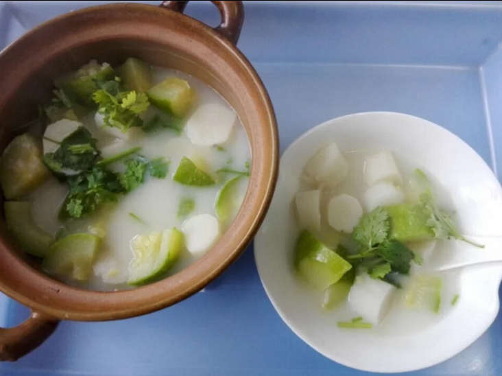 清雅的御寒汤丨小瓜山药煲·圆满素食