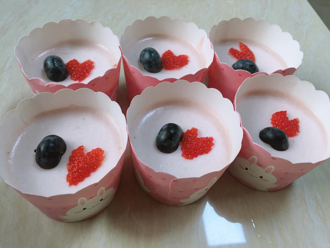 草莓慕斯，精致小甜点