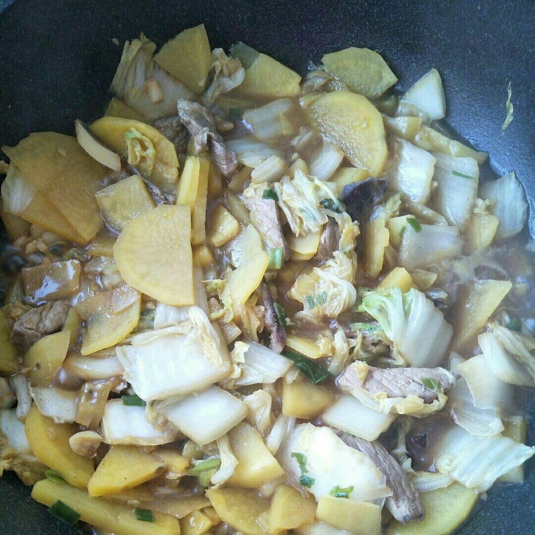 东北家常菜，大白菜炖土豆，大白菜炖干豆腐