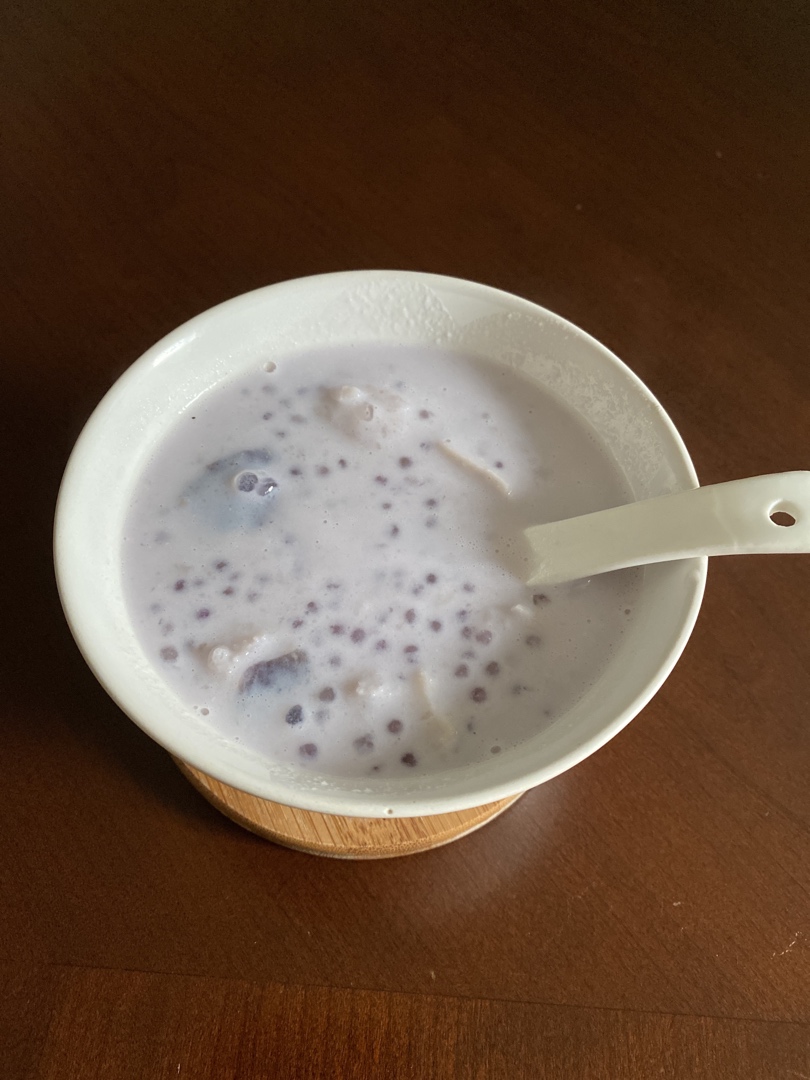 留学生必备糖水--香芋紫薯椰汁西米露