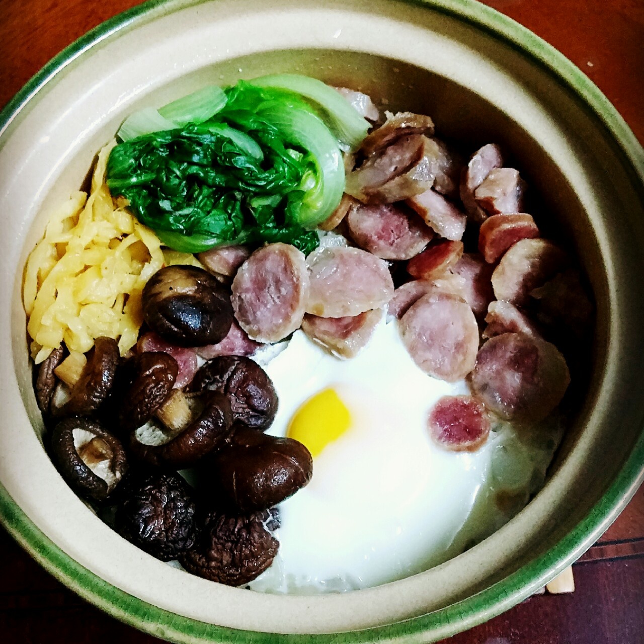 香肠煲仔饭