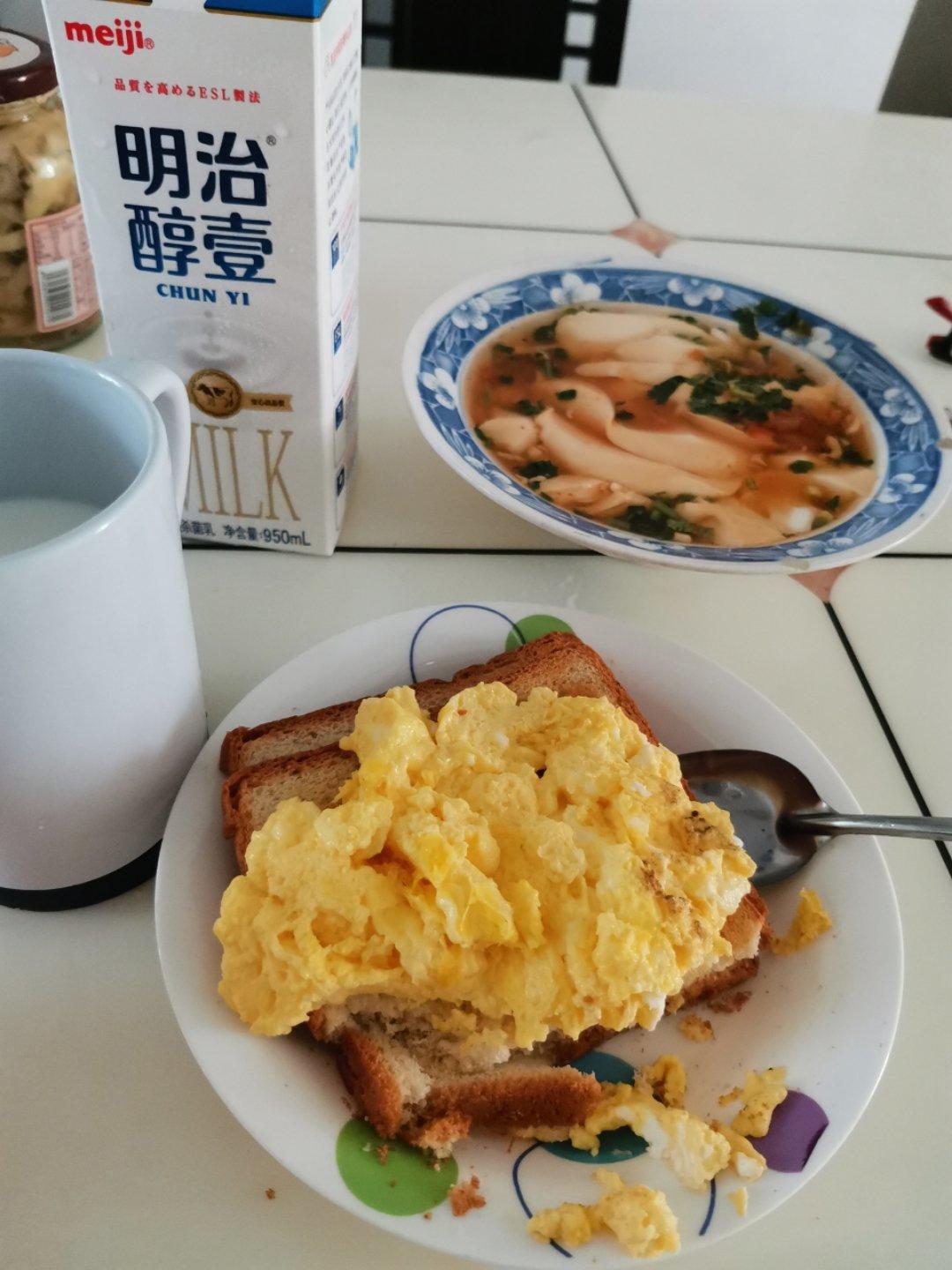 美式炒蛋 scrambled eggs