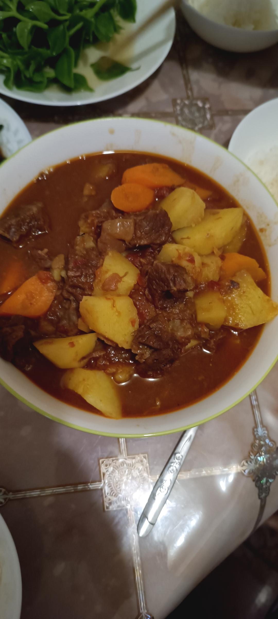 完胜刘一锅的 筋头巴脑炖土豆胡萝卜