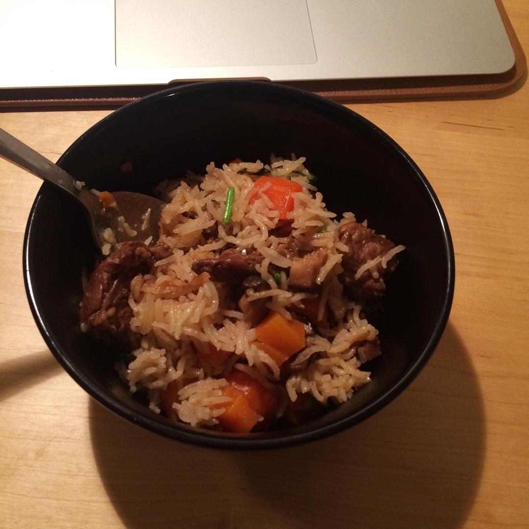喷香排骨焖饭（爆好吃）
