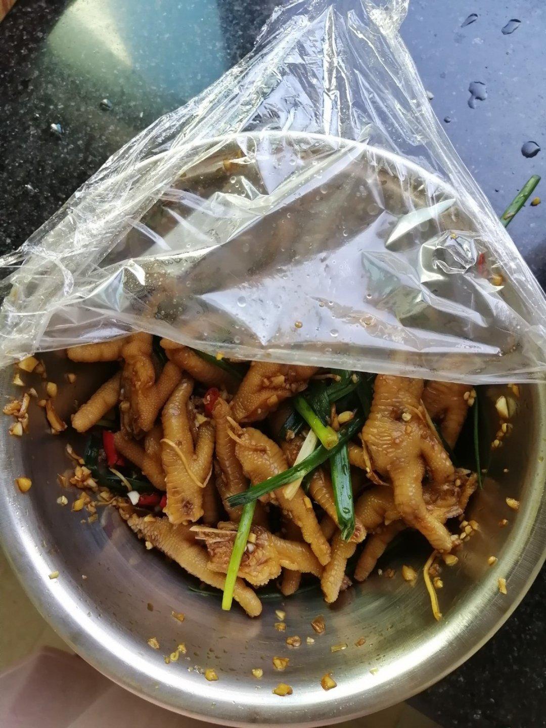 停不下来的秘制凉拌鸡爪