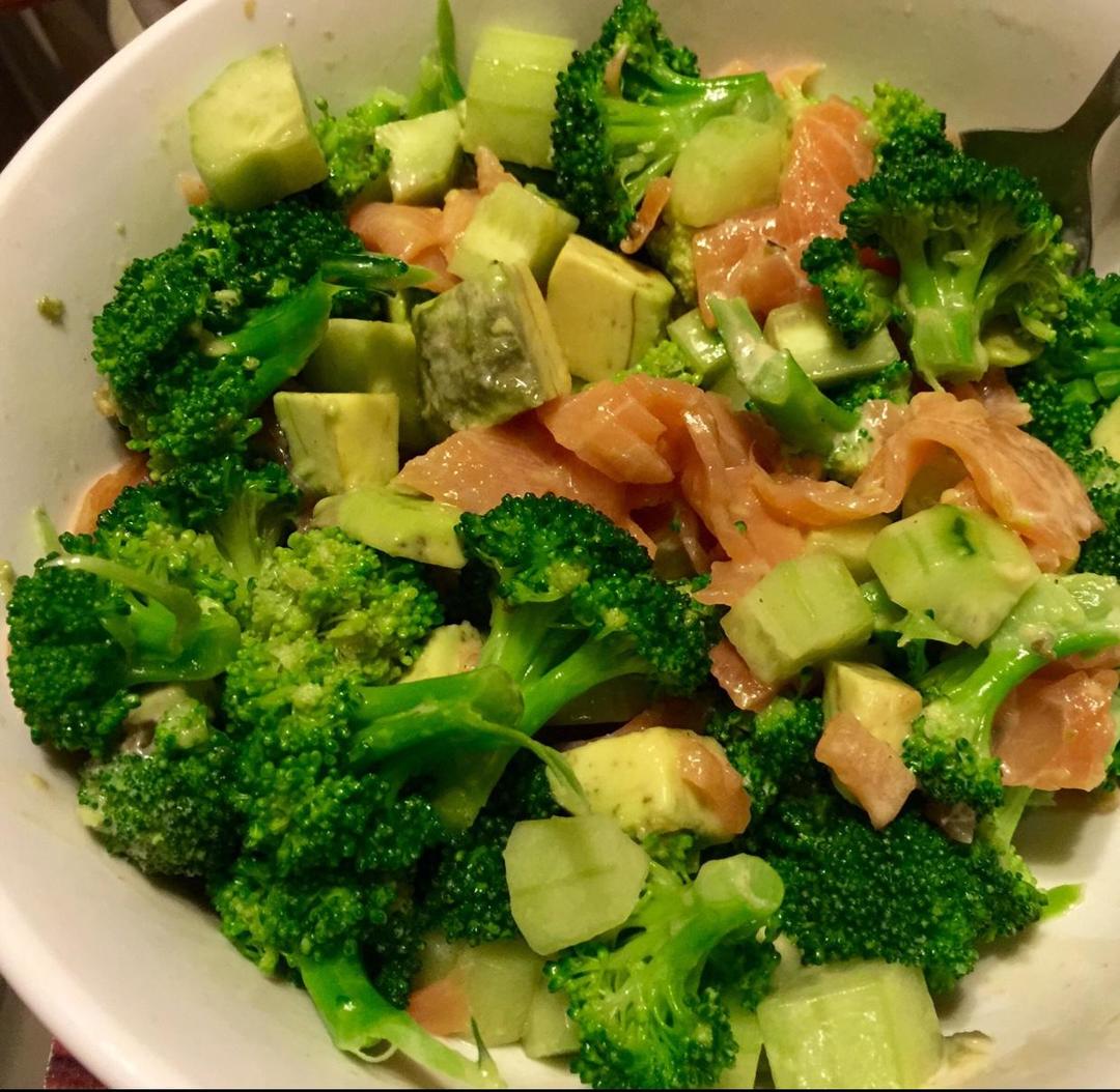 烟熏三文鱼沙拉