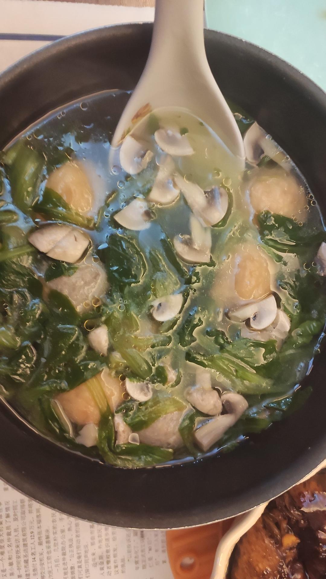 肉圆鸡毛菜汤