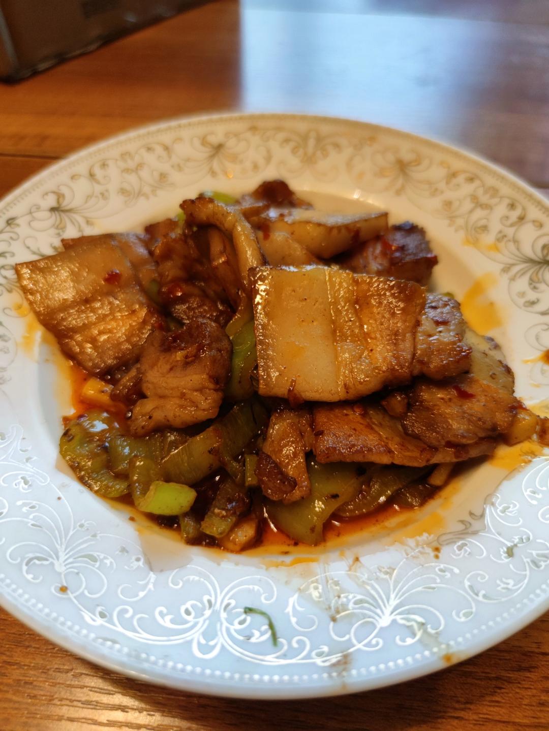 厨师长教你：“小炒肉”的家常做法，家常味很浓郁，先收藏起来