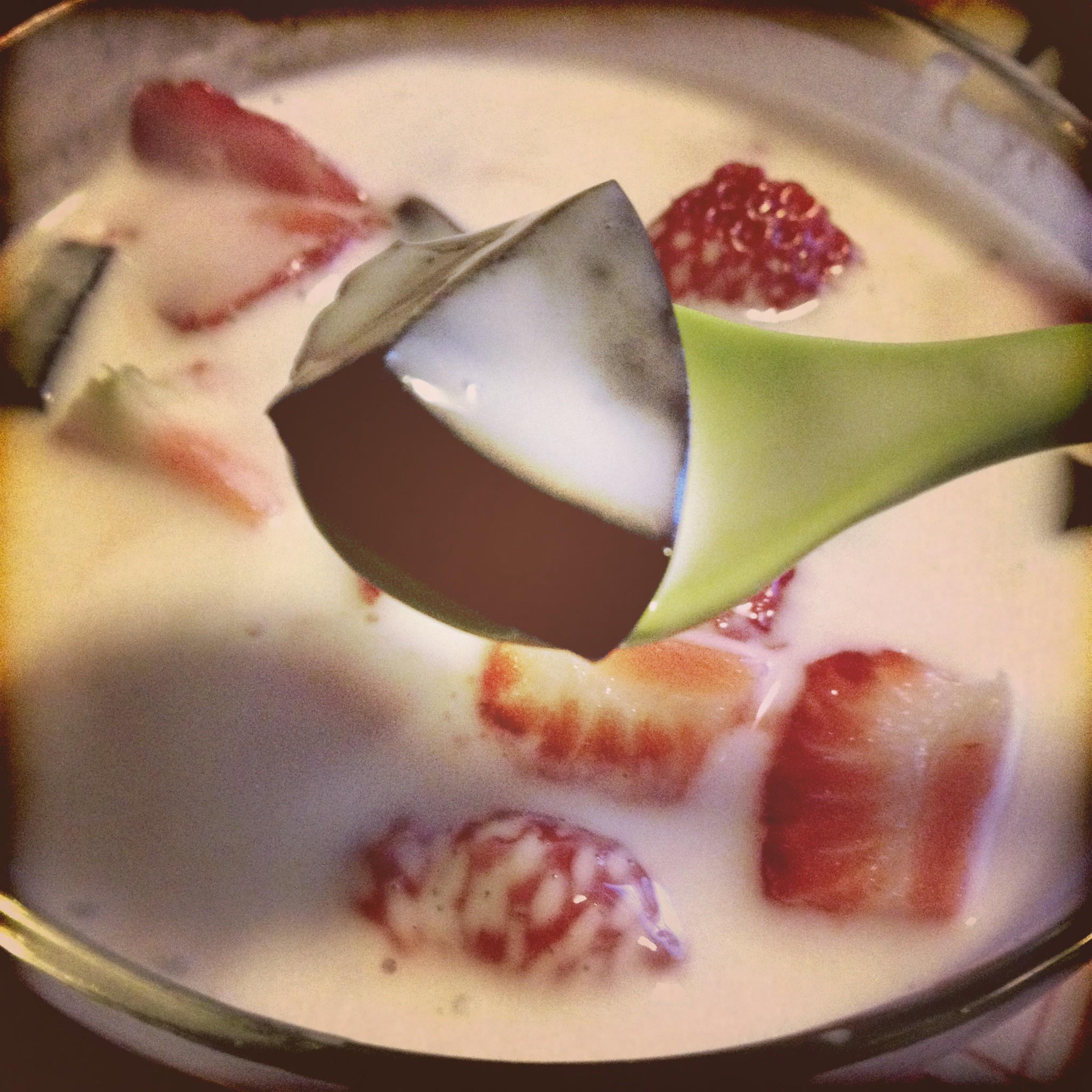 酸奶+草莓+烧仙草的做法