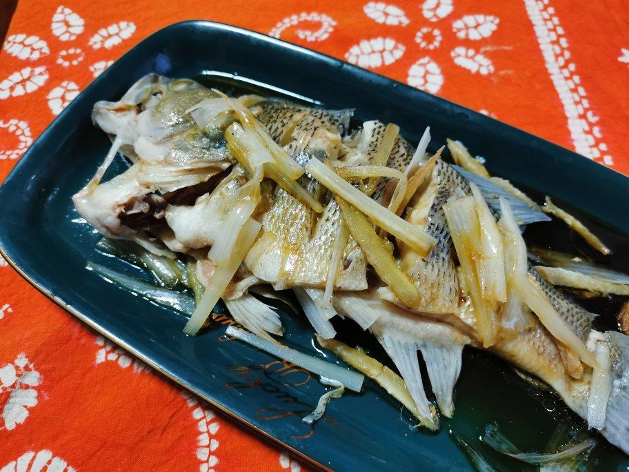 清蒸鲈鱼