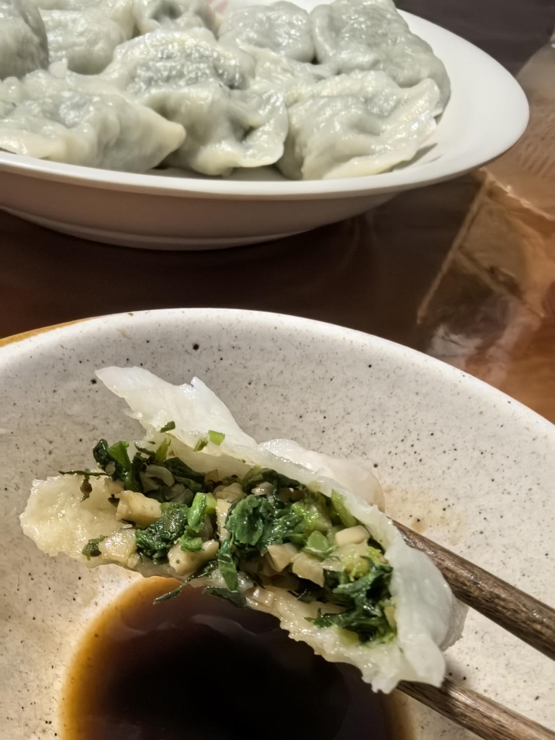 纯素荠菜蘑菇饺子