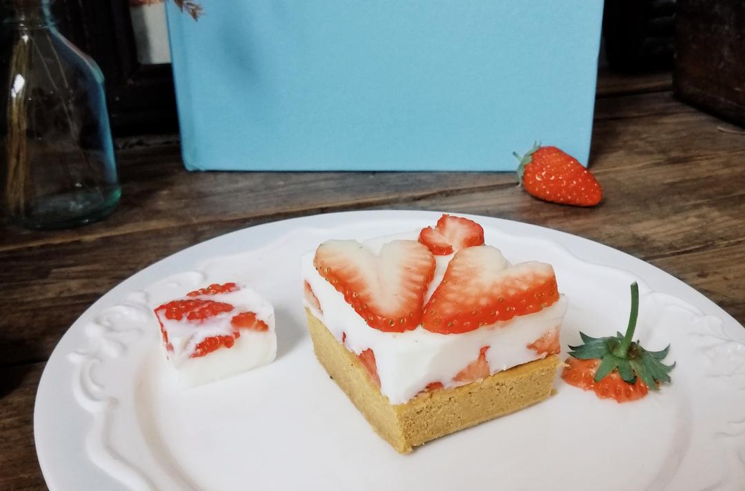 草莓🍓牛奶布丁蛋糕