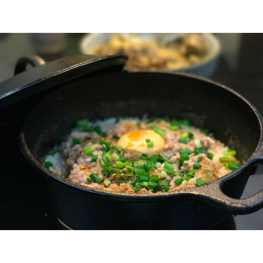 肉饼煲仔饭