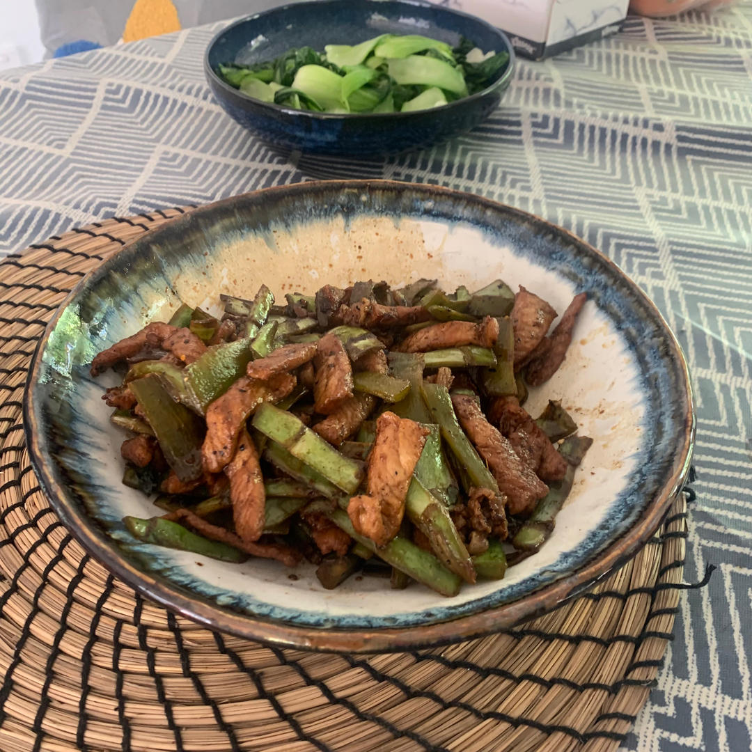 清脆莴笋皮炒肉