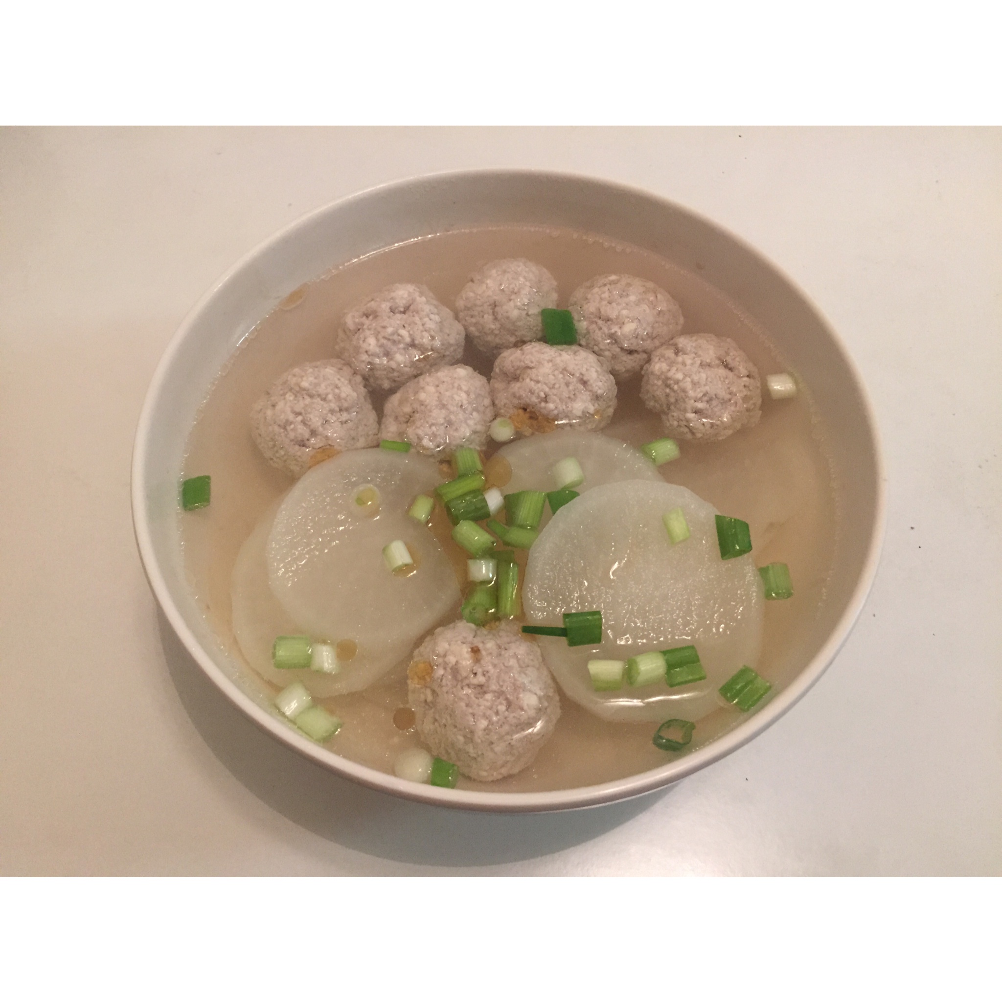 【10分钟系列】白萝卜豆腐圆子汤