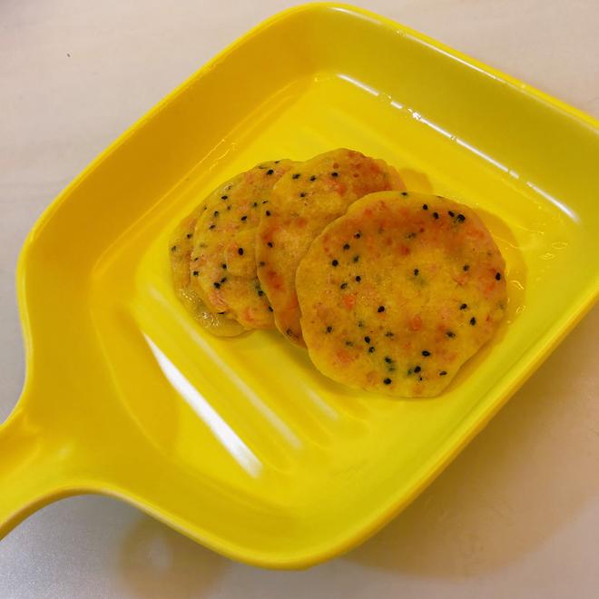 宝宝辅食:胡萝卜鸡蛋饼的做法