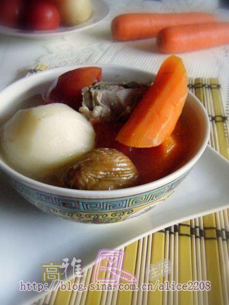 蕃茄红萝卜马铃薯瘦肉汤