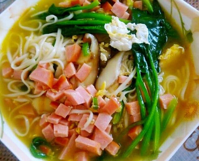 鸡蛋菠菜火腿面