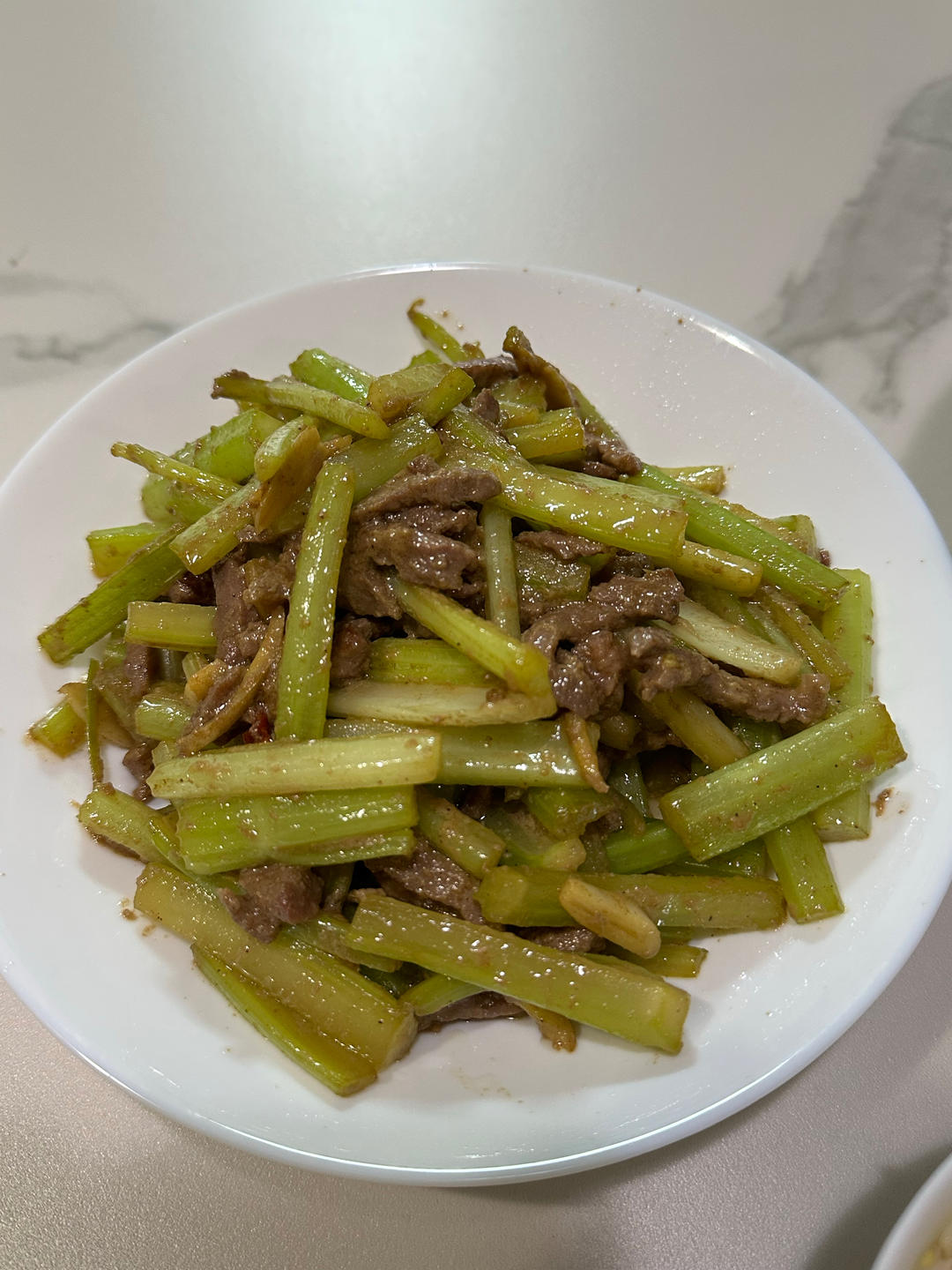 下饭神器又来了，试试这道芹菜炒牛肉！！