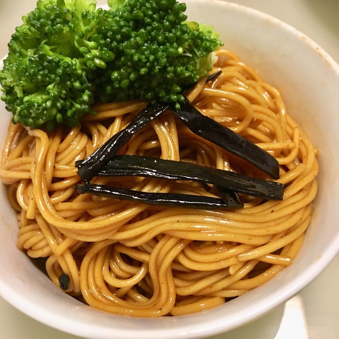 10分钟搞定的一碗葱油拌面