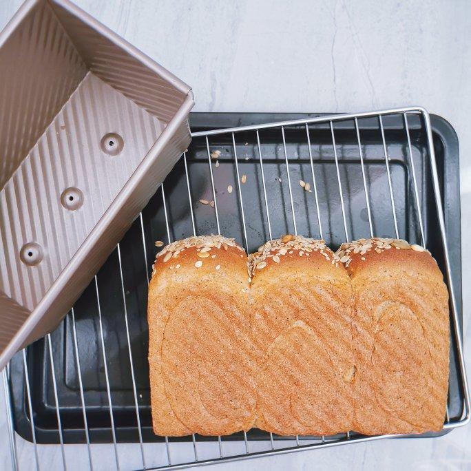 75%全麦吐司万能配方（烫种+波兰种）