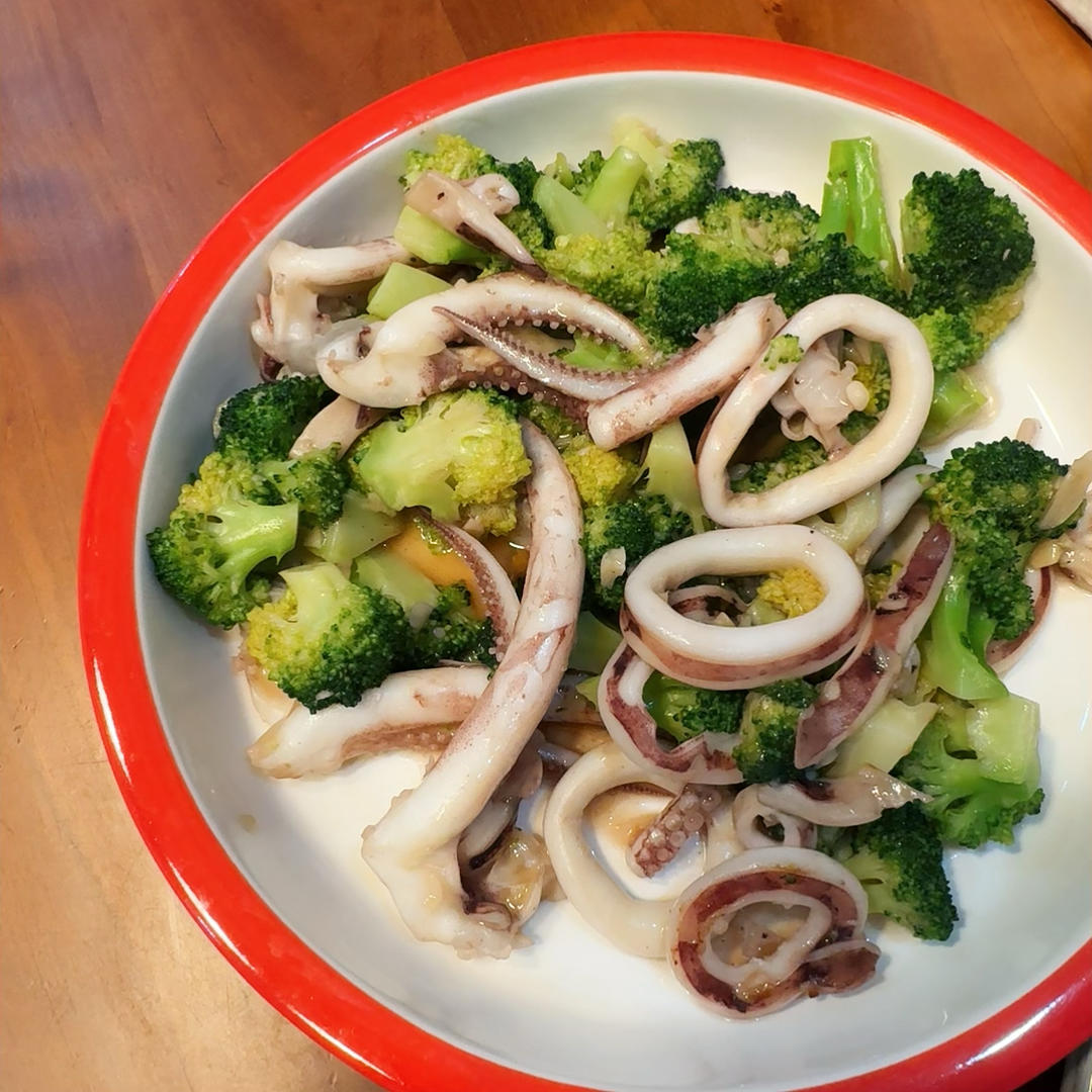 好吃到爆的耗油蒜蓉西兰花(从不修图，喜欢请关注)