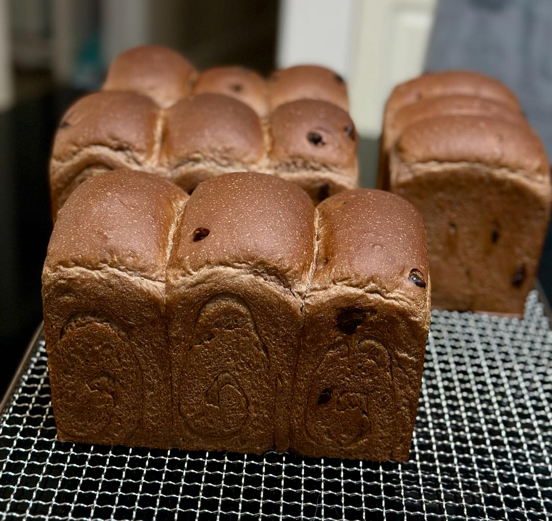 巨~巨好吃的巧克力奶油吐司