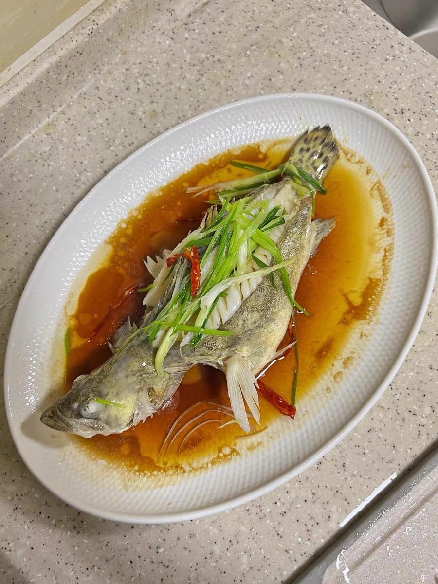 一事无成xmq做的味好美青花椒蒸鲈鱼鲜嫩美味