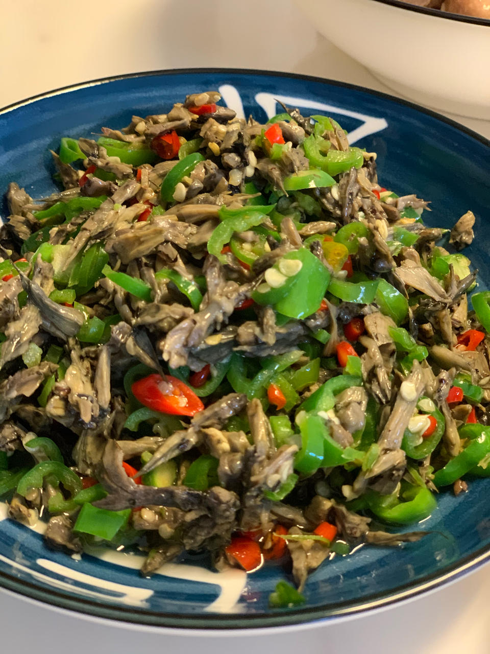 青椒炒干巴菌