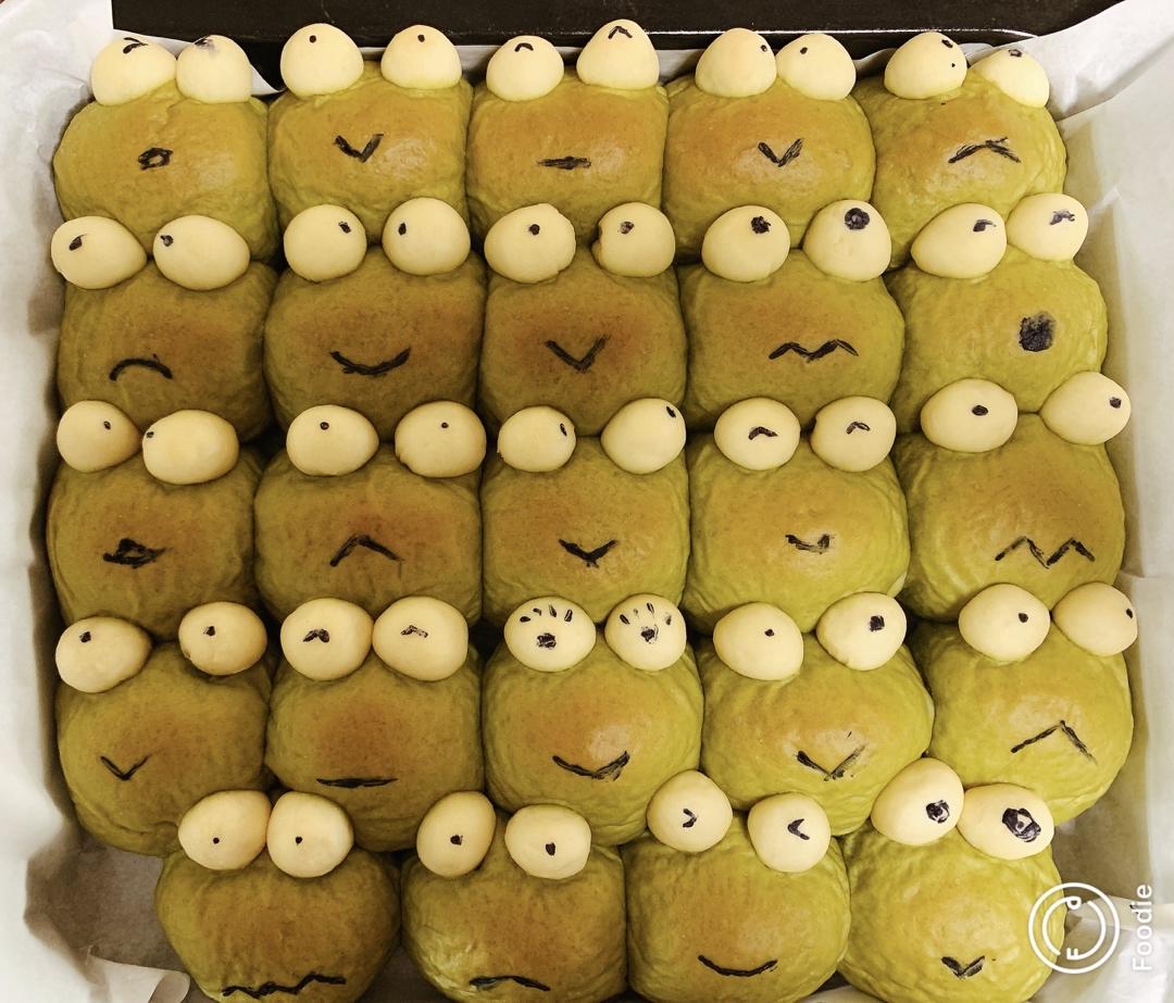 青蛙挤挤小面包