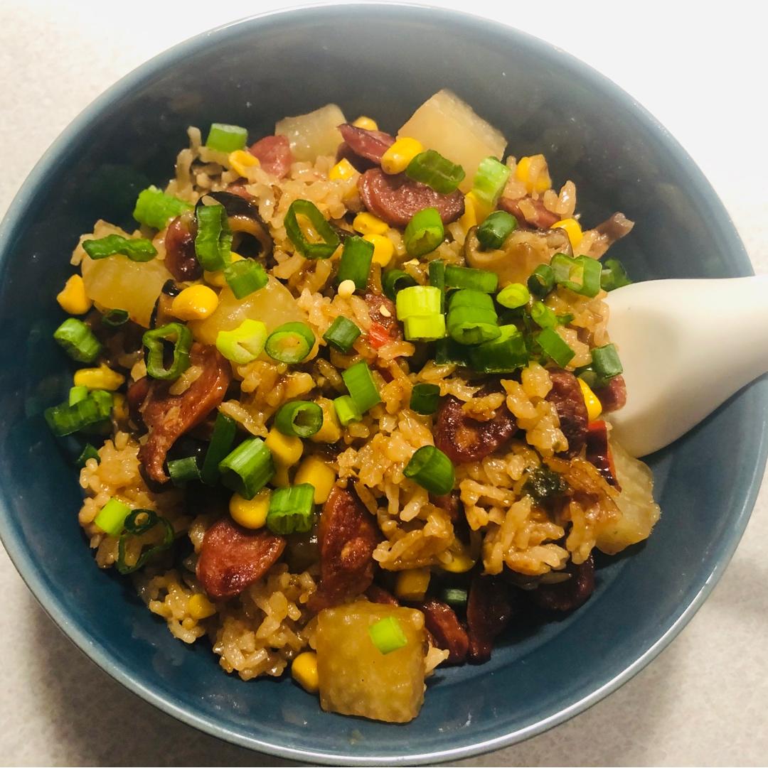 【香菇腊肠焖饭】