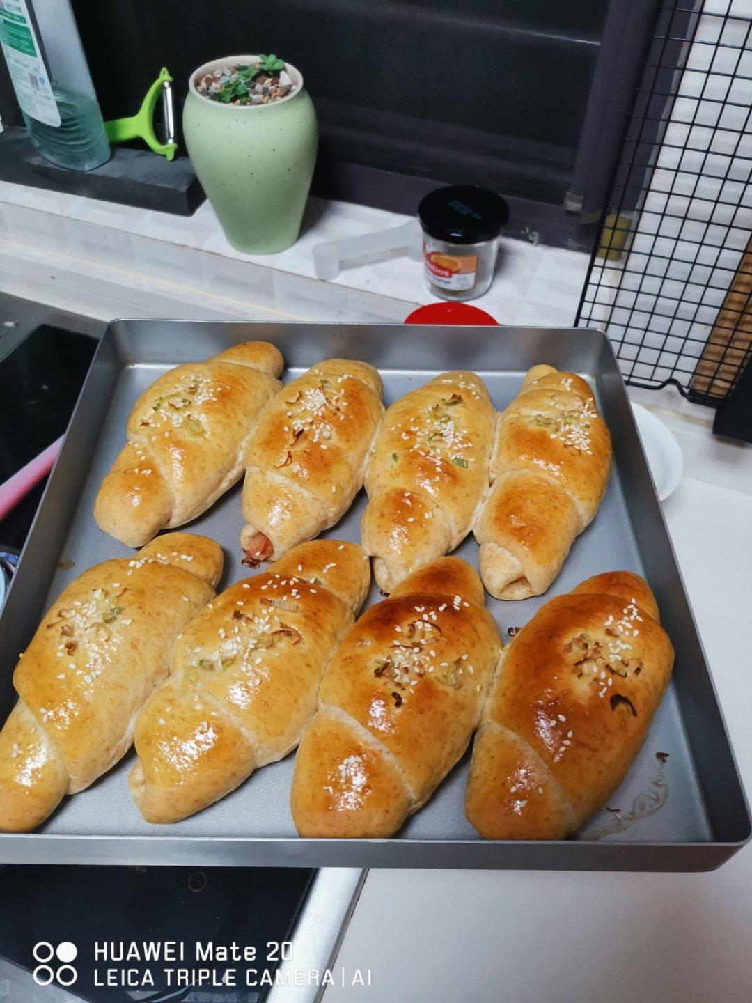 全麦肉松面包卷