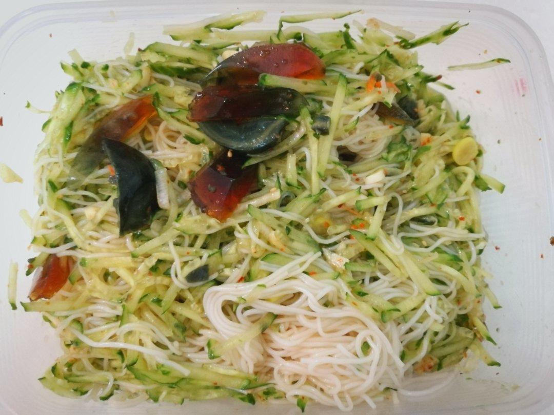 5分钟完成逆天好吃的凉拌粉丝