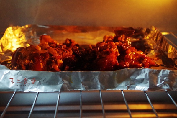 火锅风味烤鸡腿的做法 步骤4