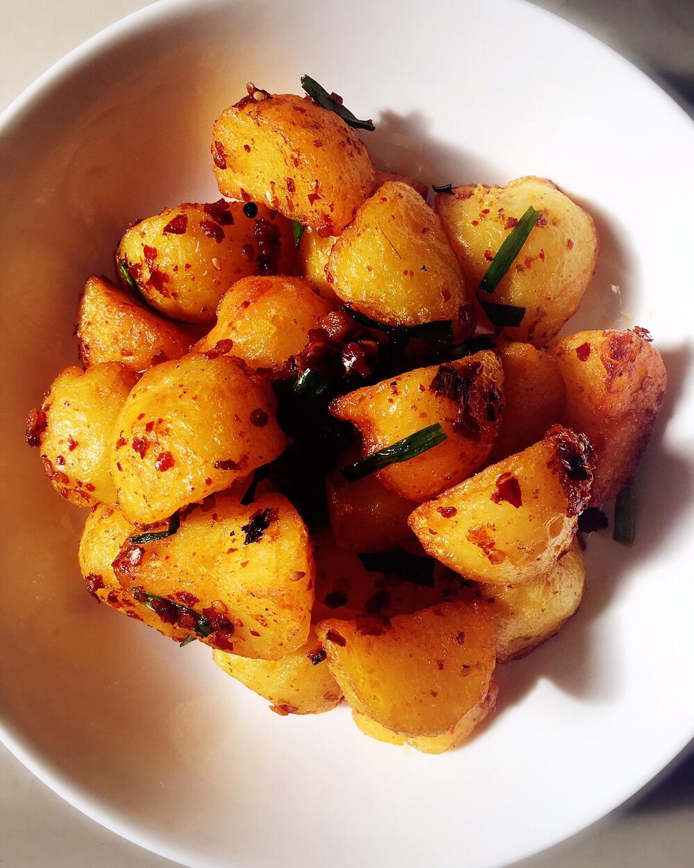 特色小吃：金灿灿的炸洋芋（已加入豪华午餐）