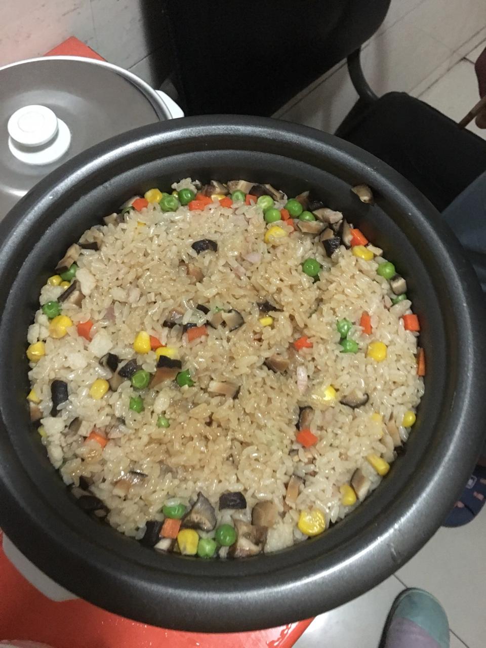 豌豆腊肉糯米饭