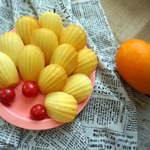 玛德琳（蓝带方）