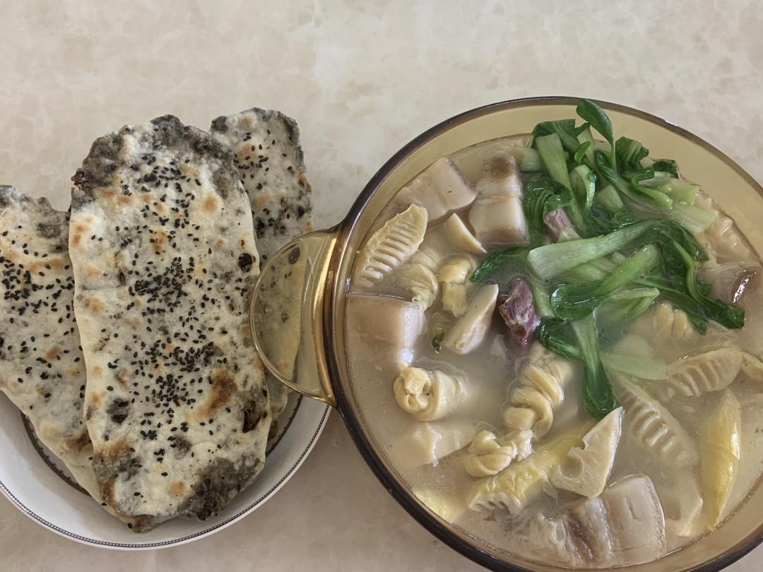 干香薄脆的梅干菜饼