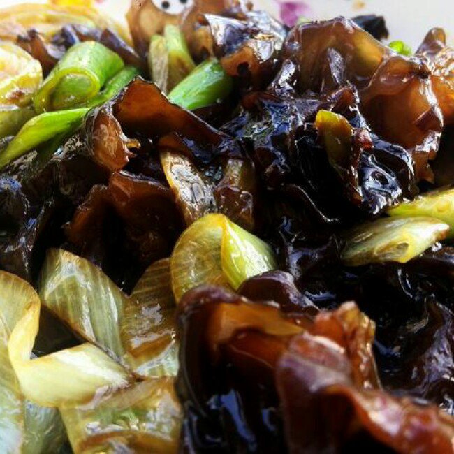 暗夜晶莹做的葱烧木耳