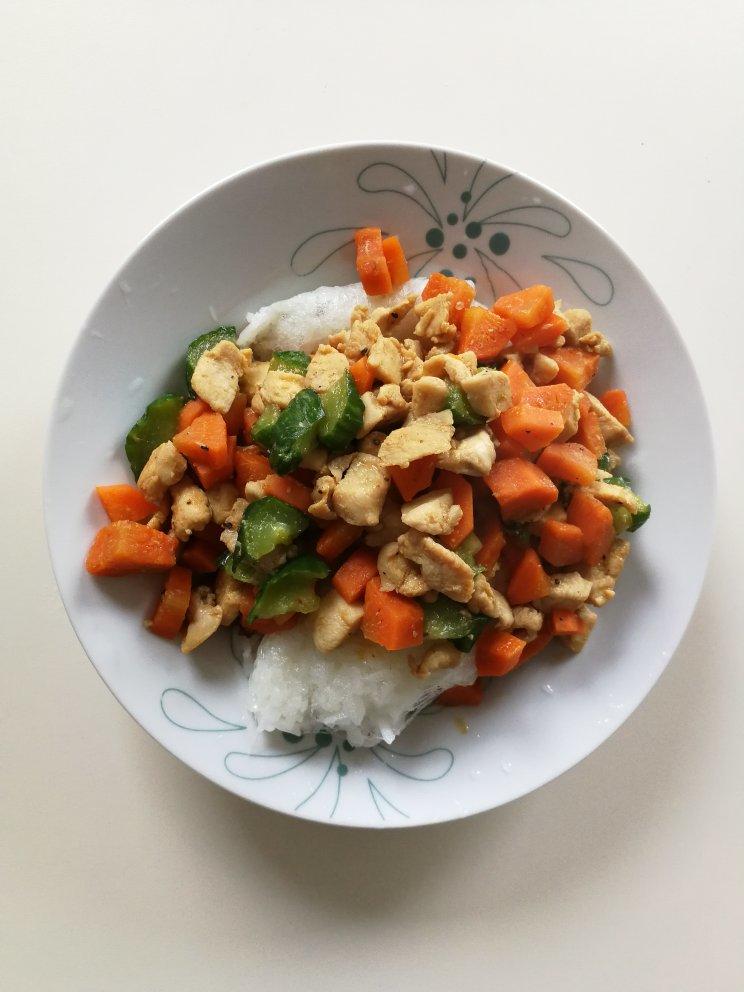 胡萝卜黄瓜鸡胸肉