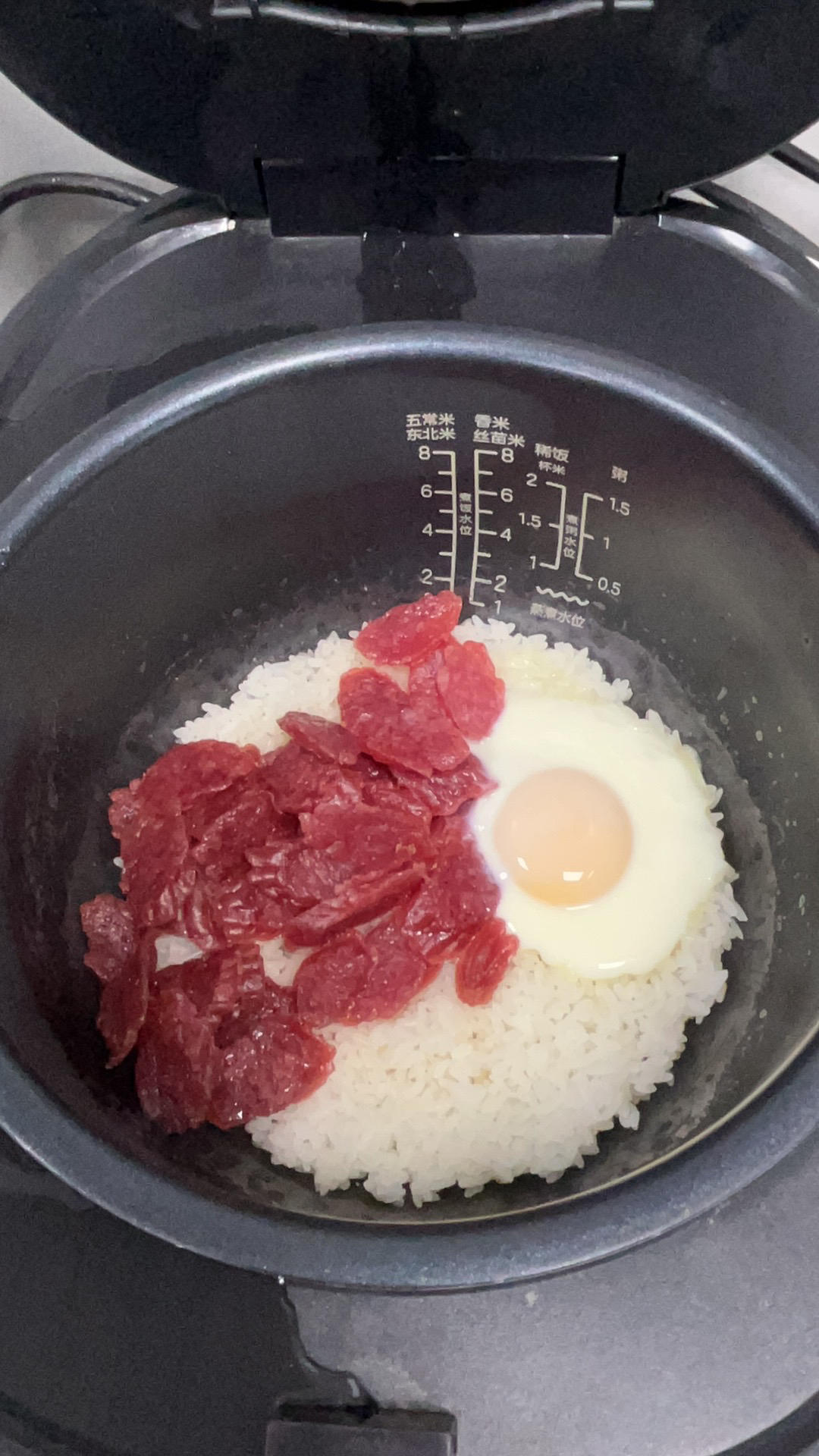 零失败 绝对惊艳 广式腊肠葱油煲仔饭（极简电饭煲版）