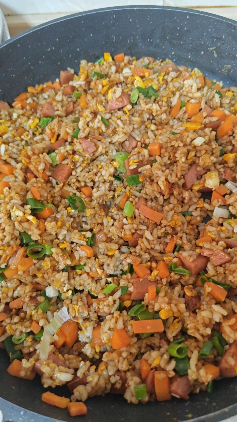 牛肉粒蔬菜炒饭