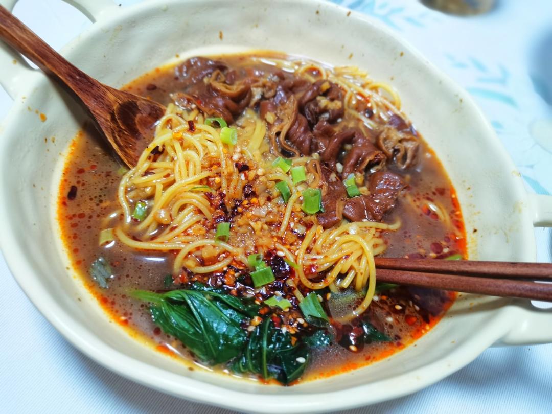 红烧肥肠面