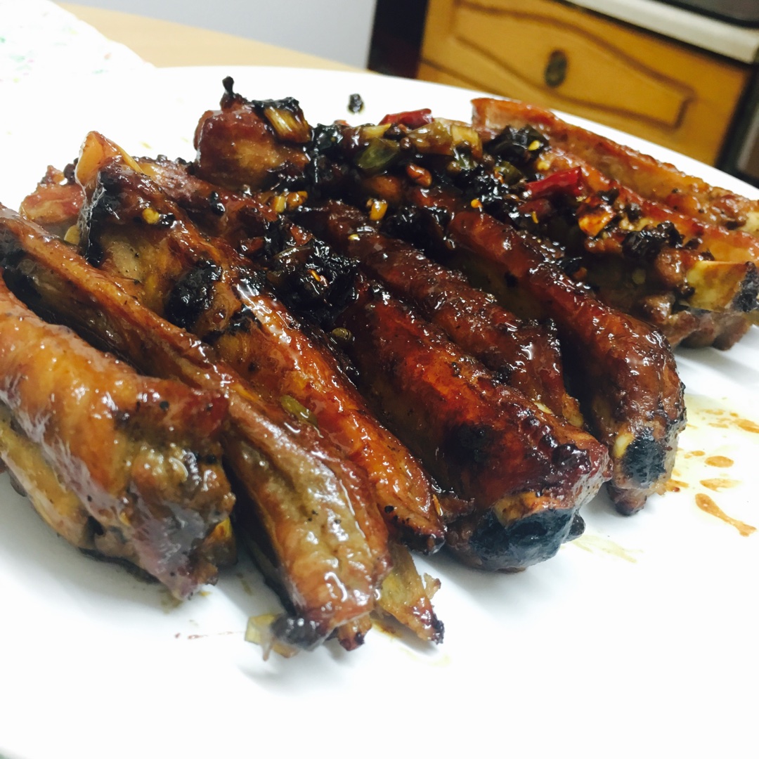 sticky pork ribs 铸铁锅烤排骨的做法 步骤5