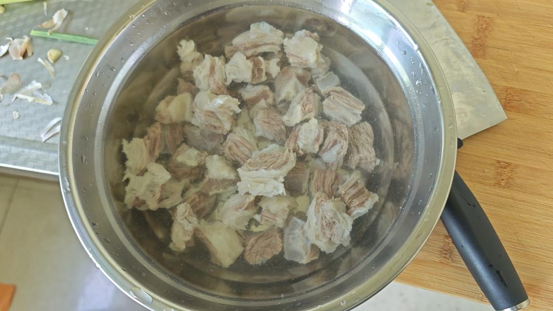 能吃三碗米饭的红烧牛腩煲