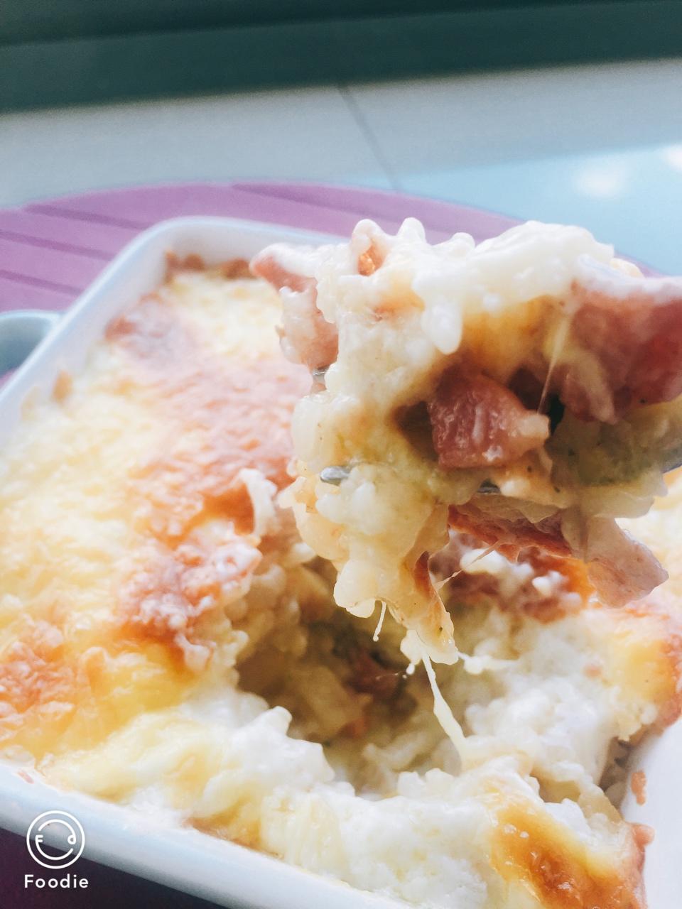 海鲜焗饭 Seafood Fried Rice with Cheesy Topping